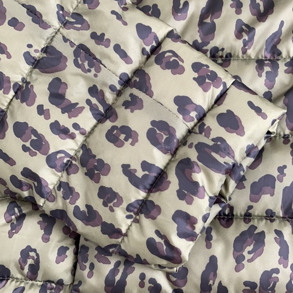 Old Navy Go-H20 Water-Resistant Narrow Puffer - Picture 6 of 8